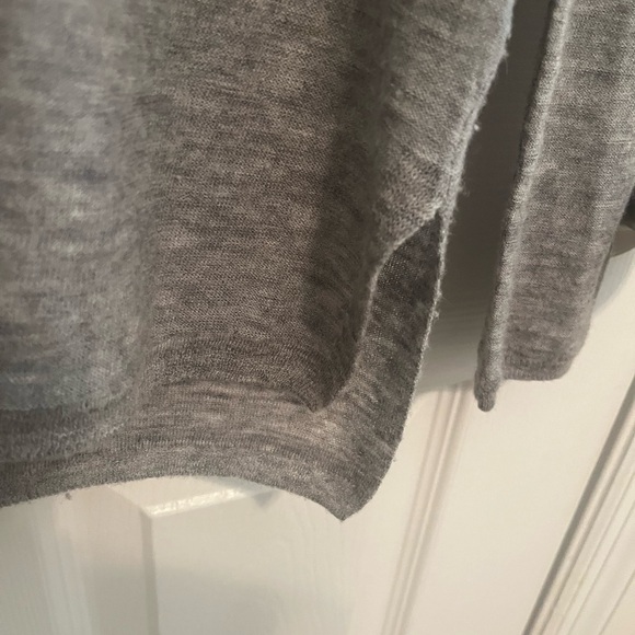 Vince Gray Striped Wool Cashmere Blend Lightweight Sweater XS Quiet Luxury - Picture 8 of 8